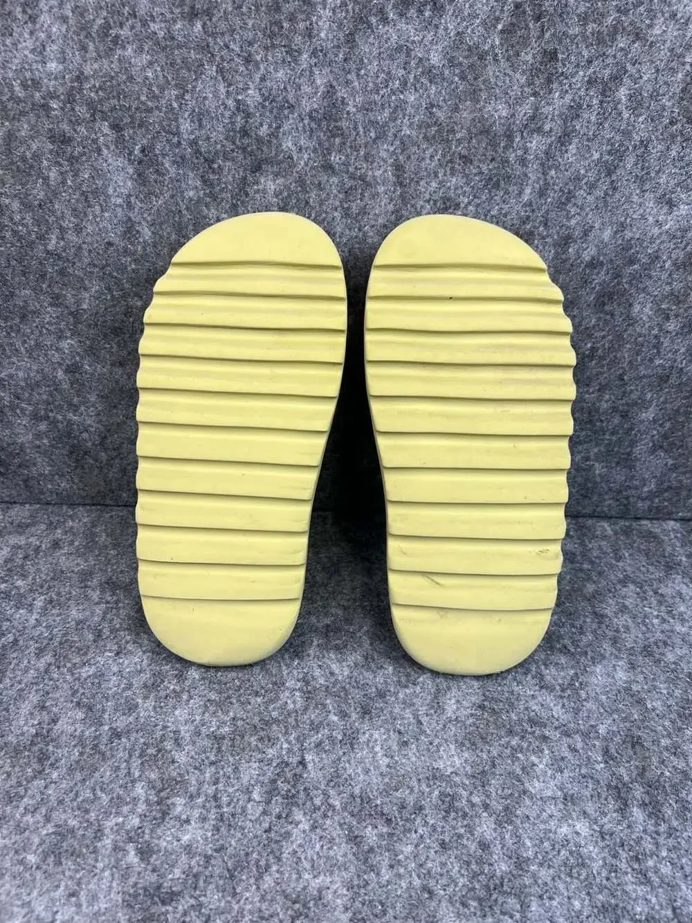 Adidas Yeezy Slide Glow Green Men’s Size 9.5